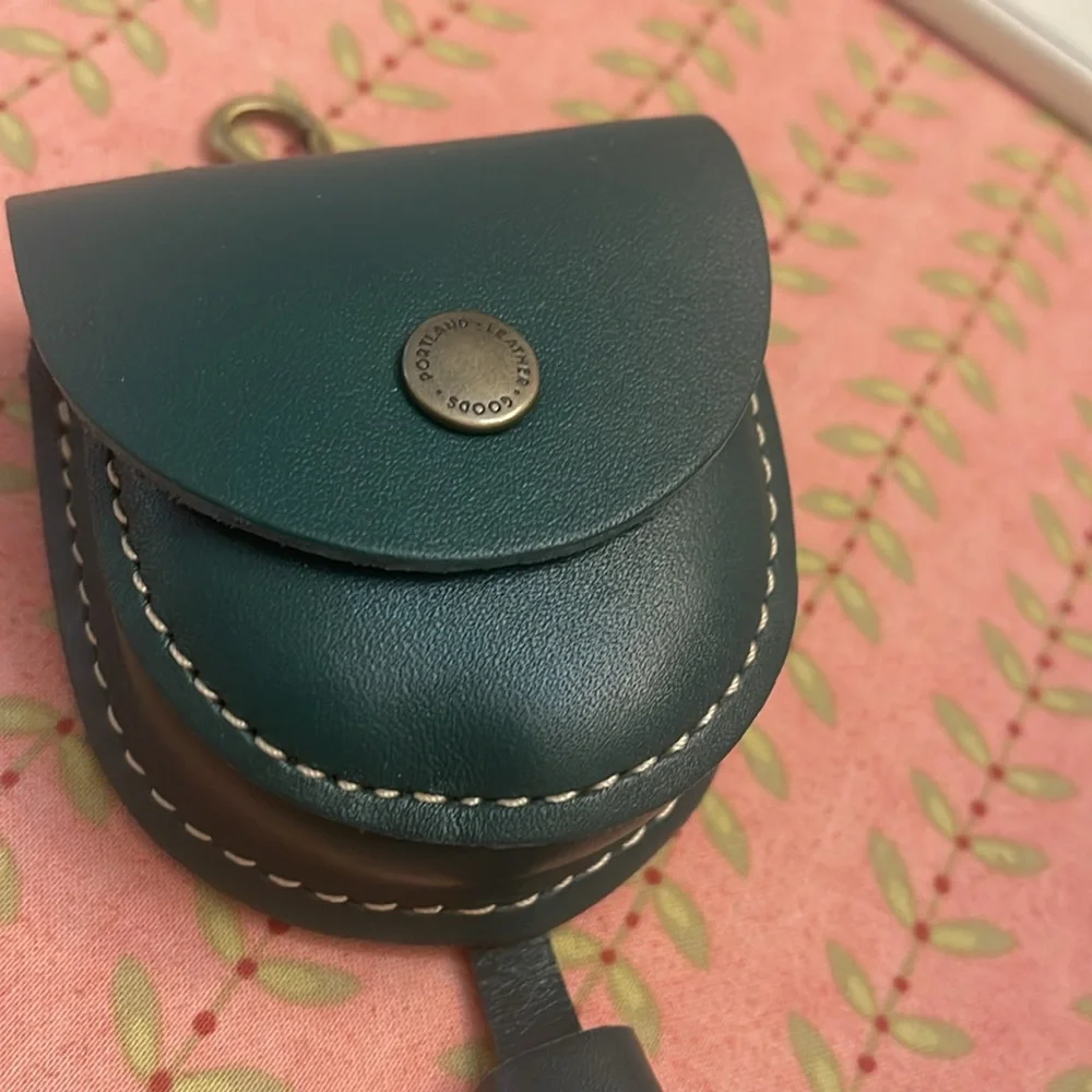 Portland Leather Nimbus Pouch Peacock - Picture 2 of 5
